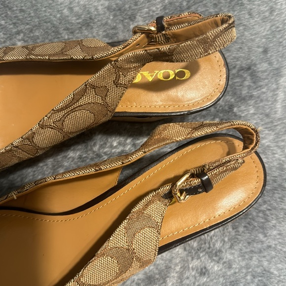 Coach sandals NEW 9.5 signature - Picture 2 of 5